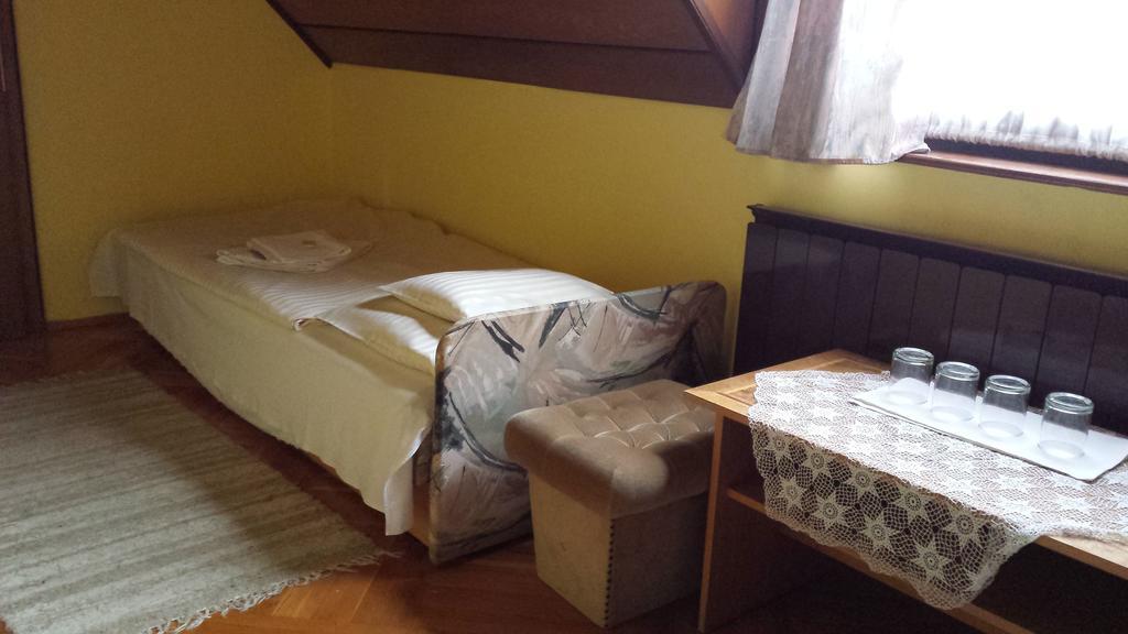 Kocsis Panzió és Étterem Komárom Quarto foto